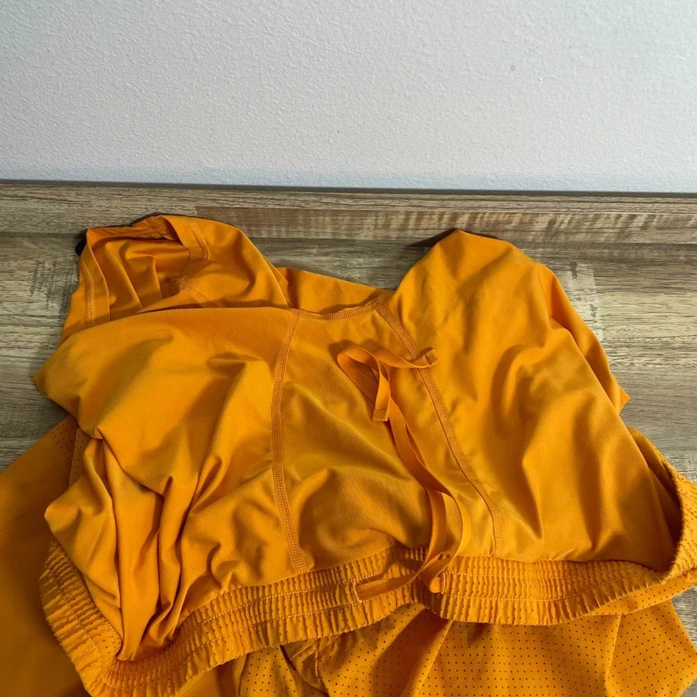 Alo Yoga Mens Traction Shorts Orange XXL Perforated Lined Training Gym EUC